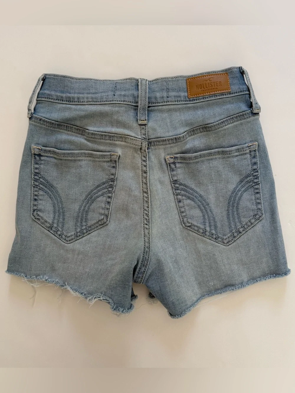 Hollister High Rise Denim Shorts Size 0 24W Light Wash Distressed Ripped Frayed